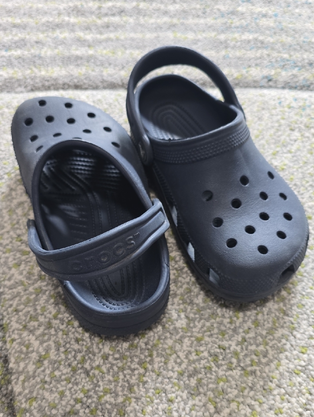 CROCS Kids' Navy Classic Clog Sandals Size 2